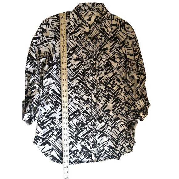 Black & White Abstract Print Button-Up Shirt With Roll-Tab Sleeves Large - Picture 6 of 6